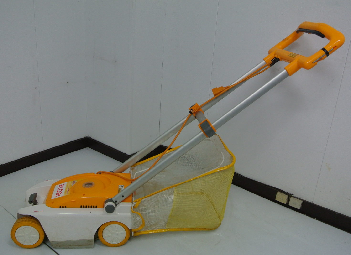 RYOBI（リョービ） ロータリー式電動芝刈り機（替え刃付き） LMR-2300 群馬県伊勢崎市リサイクルセンターふれんど | 群馬の