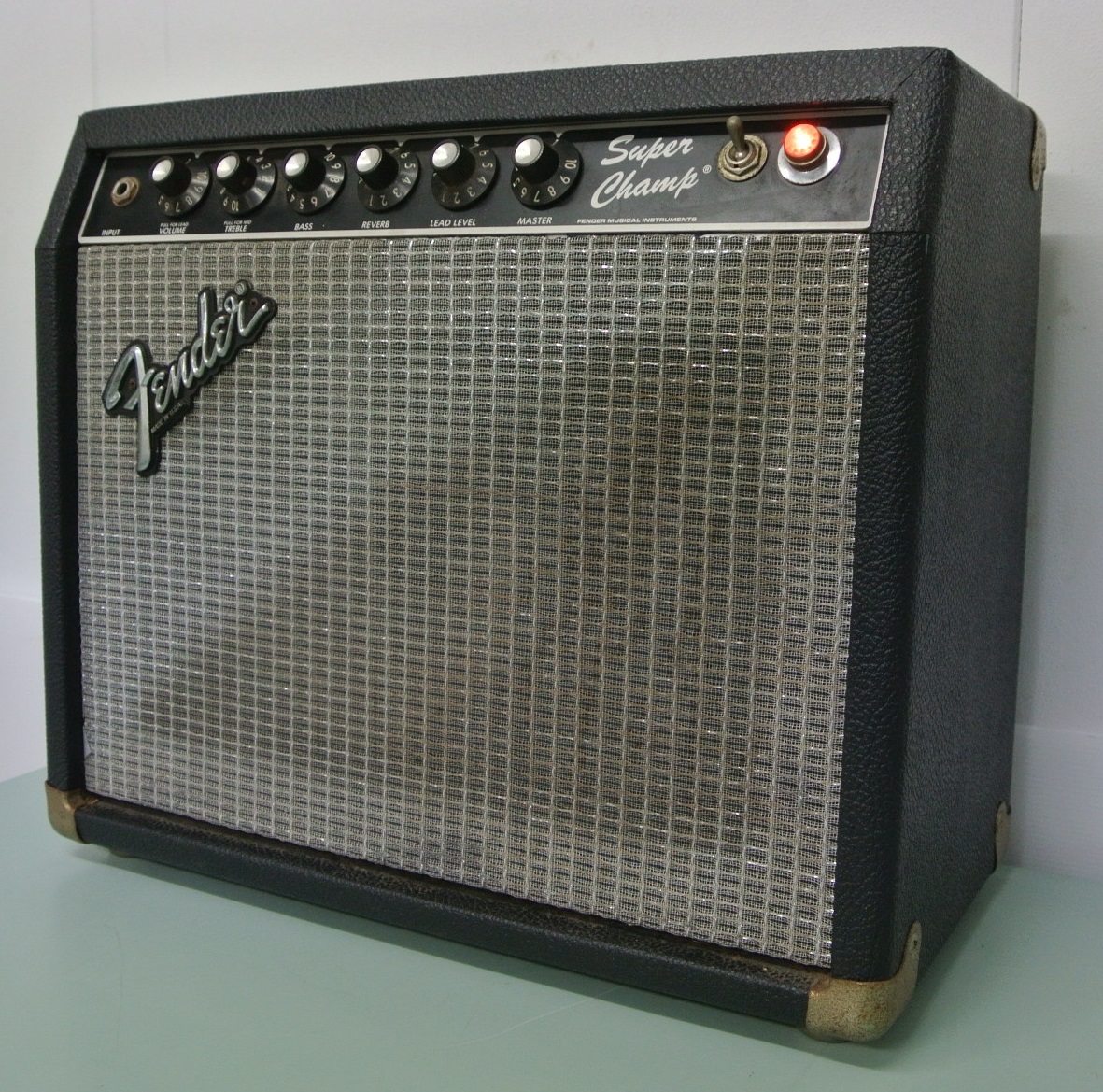 送料無料人気Fender JAPAN FAT3 アンプ 音響機材 中古 S6445730 コンボ
