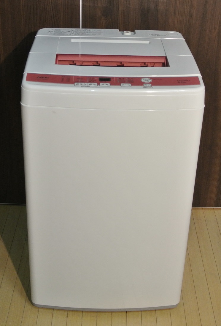 操作パネルのピンクがカワイイ♪ AQUA（アクア） 6.0㎏全自動洗濯機 