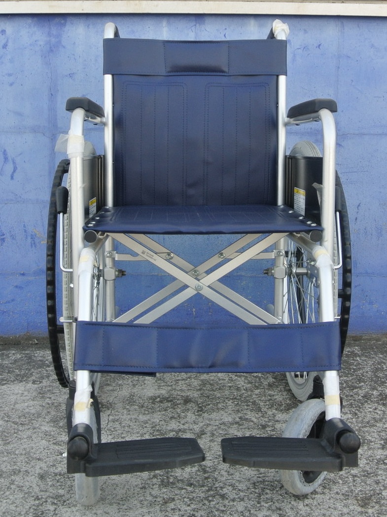 病院・施設で定番のスチール製車椅子です！ KAWAMURA（カワムラ